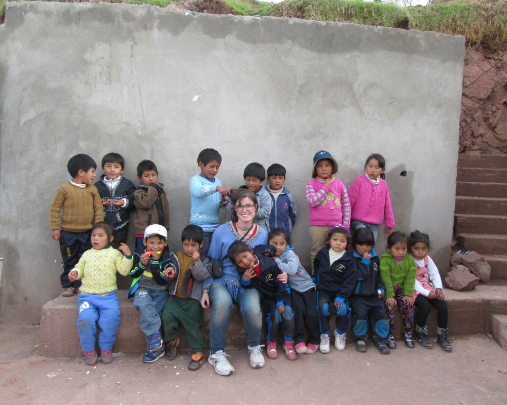 Ragazza conosce meglio se stessa grazie a un progetto solidale con dei bambini in Perù