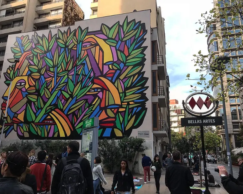 Street art alla fermata della metro Bellas artes di Santiago del cile nei pressi dell'omonimo museo