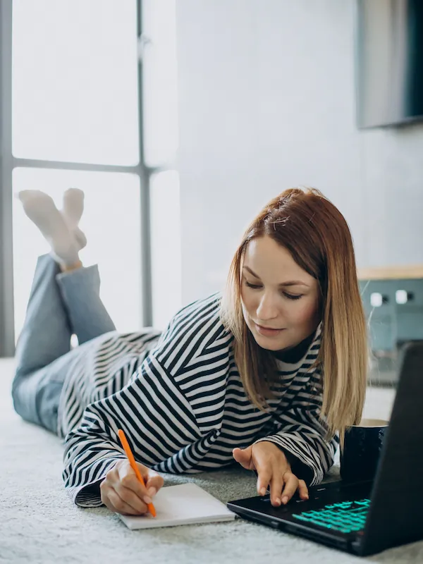 Serie tv francesi integrate nello studio quotidiano con quaderno delle espressioni