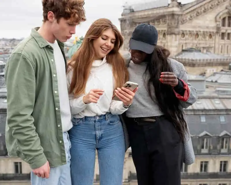 fare amicizia per superare lo shock culturale all'estero