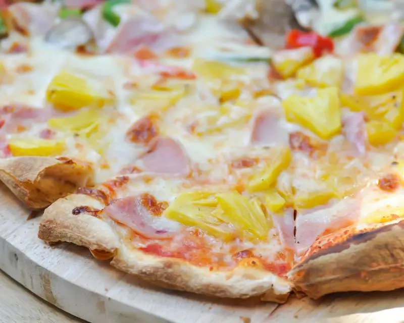 Una curiosità che riguarda il Canada è sulla pizza Hawaii, con l'ananas che è stata inventata proprio in questo Paese.